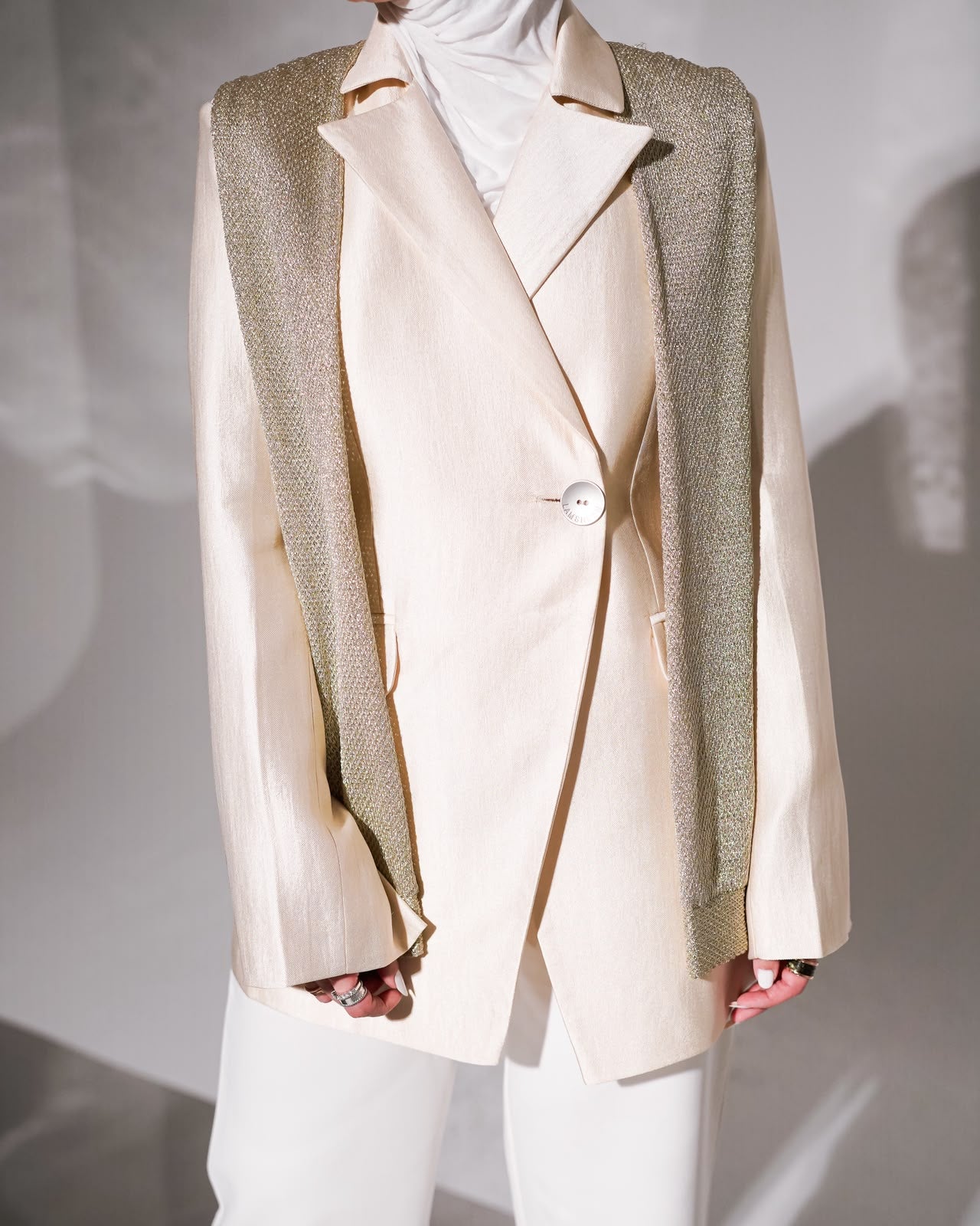 GOLDEN NET BLAZER