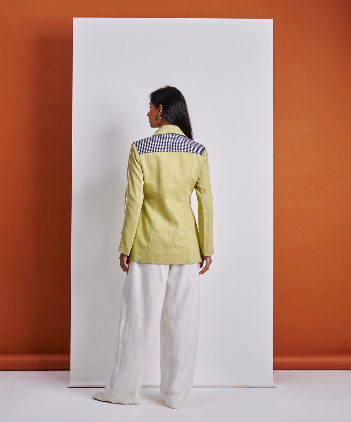 Contour lime top